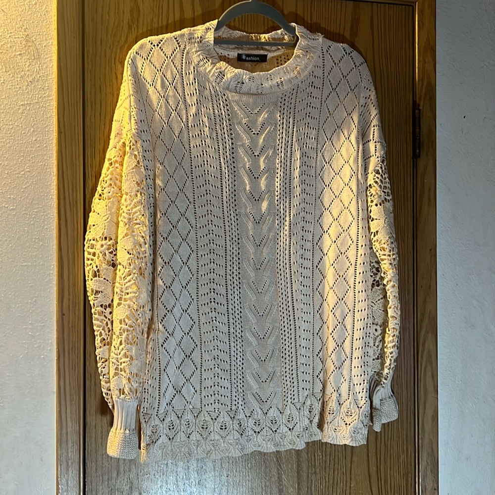 FASHION SZ L NWOT off white sweater